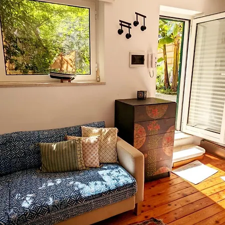 Cosy 1-bed Studio In Рим